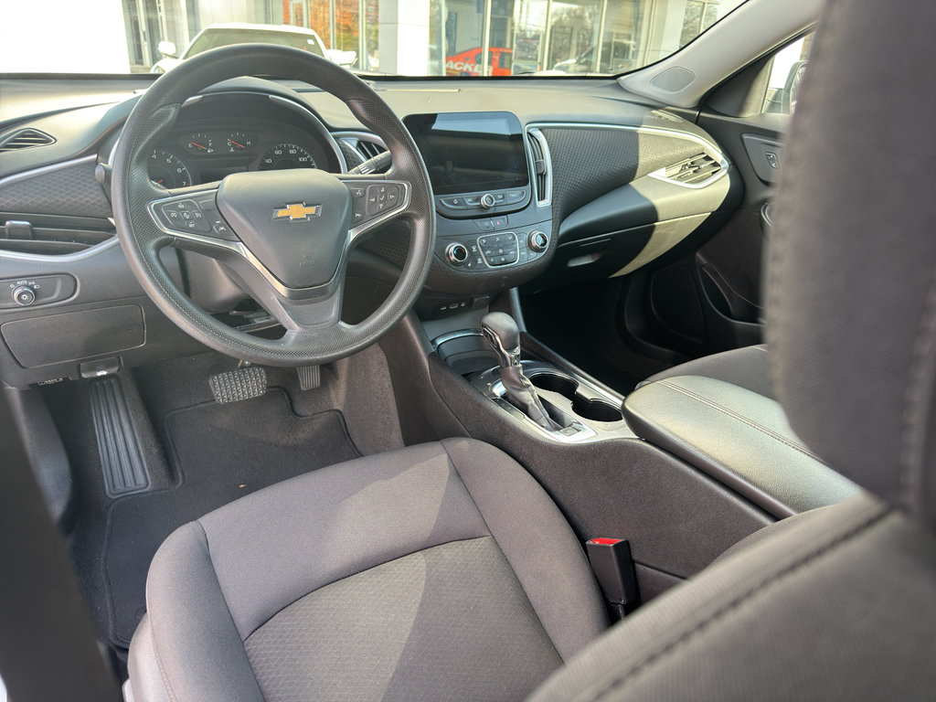 Used 2024 Chevrolet Malibu LT FWD image 15