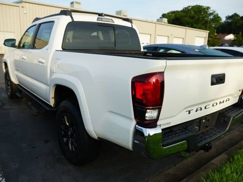 Used 2022 Toyota Tacoma SR5 RWD image 8
