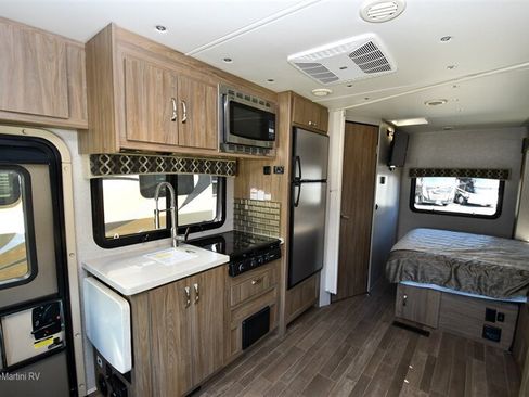 Used 2018 Mercedes-Benz Sprinter 3500 image 5