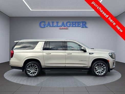 Used 2024 GMC Yukon XL Denali image 3