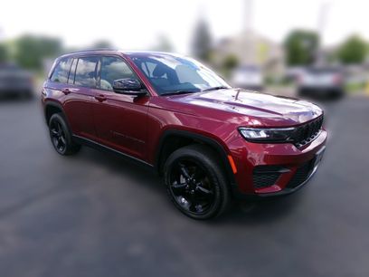 Used 2023 Jeep Grand Cherokee Altitude