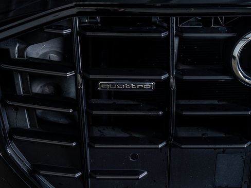 Used 2020 Audi Q8 Premium w/ Black Optic Package image 17