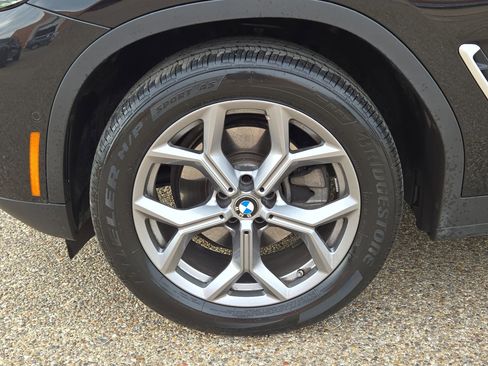 Certified 2025 BMW X4 xDrive30i image 11