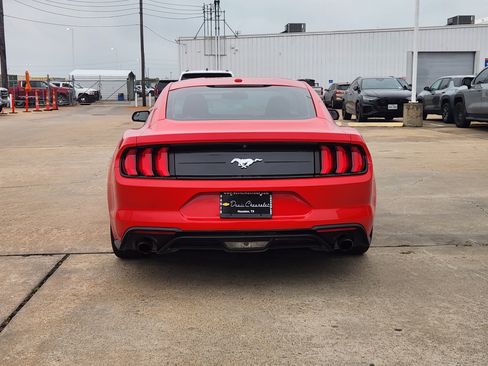 Used 2019 Ford Mustang Coupe RWD image 7