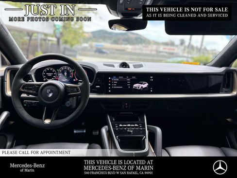 Used 2025 Porsche Cayenne Turbo AWD/4WD image 6