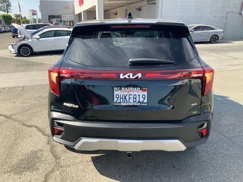 Used 2024 Kia Seltos LX AWD/4WD image 6