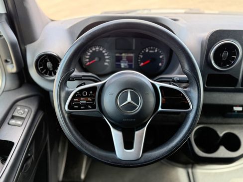 Used 2021 Mercedes-Benz Sprinter 4500 image 18