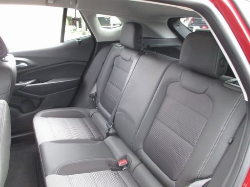 Certified 2025 Chevrolet Trax LT image 16