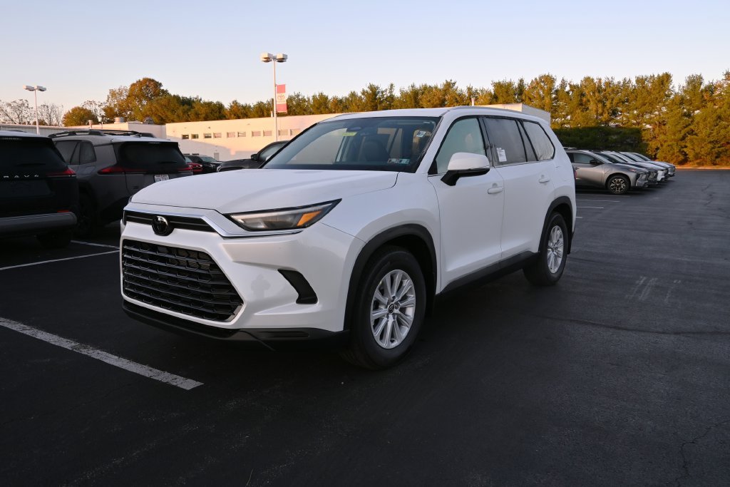 New 2026 Toyota Grand Highlander AWD Hybrid image 2