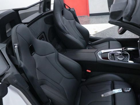 Used 2025 BMW Z4 sDrive30i image 25