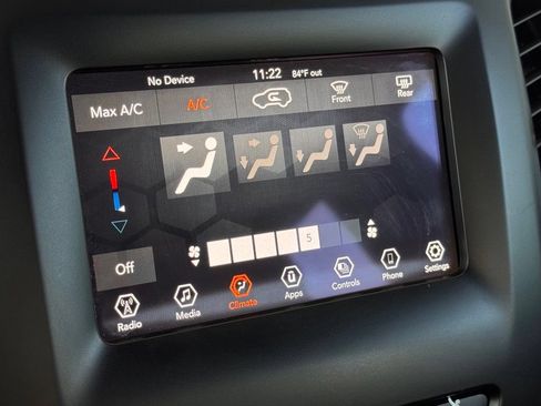 Used 2021 Jeep Cherokee Latitude FWD image 31