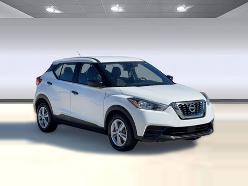 Used 2020 Nissan Kicks S image 7