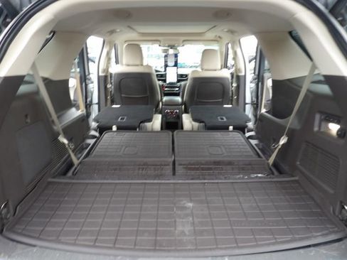 Certified 2020 Ford Explorer Platinum w/ Premium Technology Package image 32