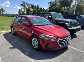 Used 2018 Hyundai Elantra SE w/ Cargo Package FWD video 1