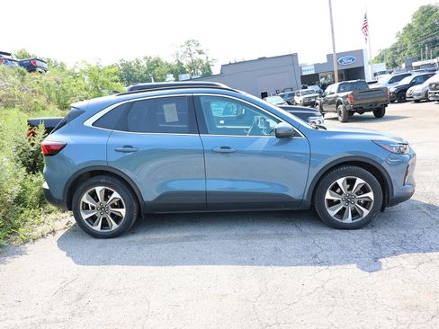 Used 2023 Ford Escape Platinum w/ Premium Technology Package AWD/4WD image 5