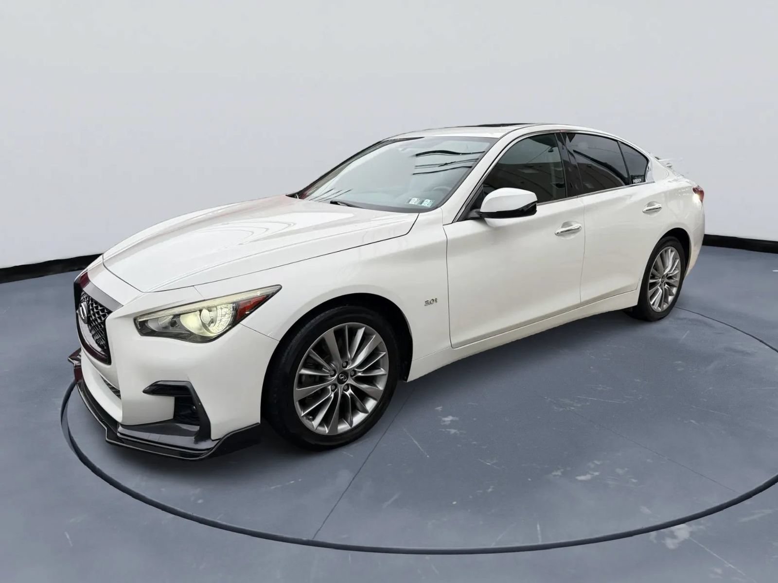 Used 2018 INFINITI Q50 Luxe AWD/4WD image 2