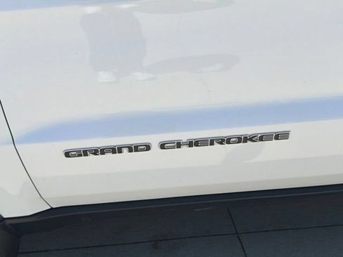 Used 2021 Jeep Grand Cherokee Limited AWD/4WD image 10