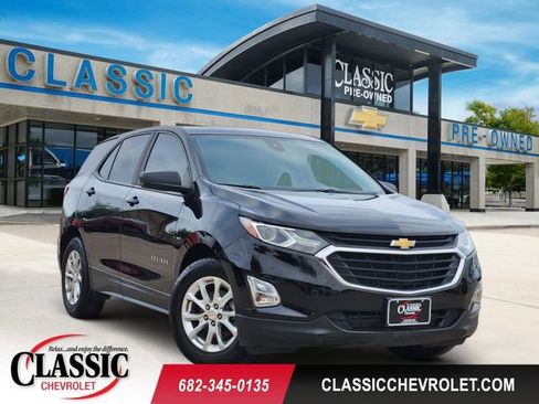 Used 2020 Chevrolet Equinox LS w/ LS Convenience Package FWD image 1