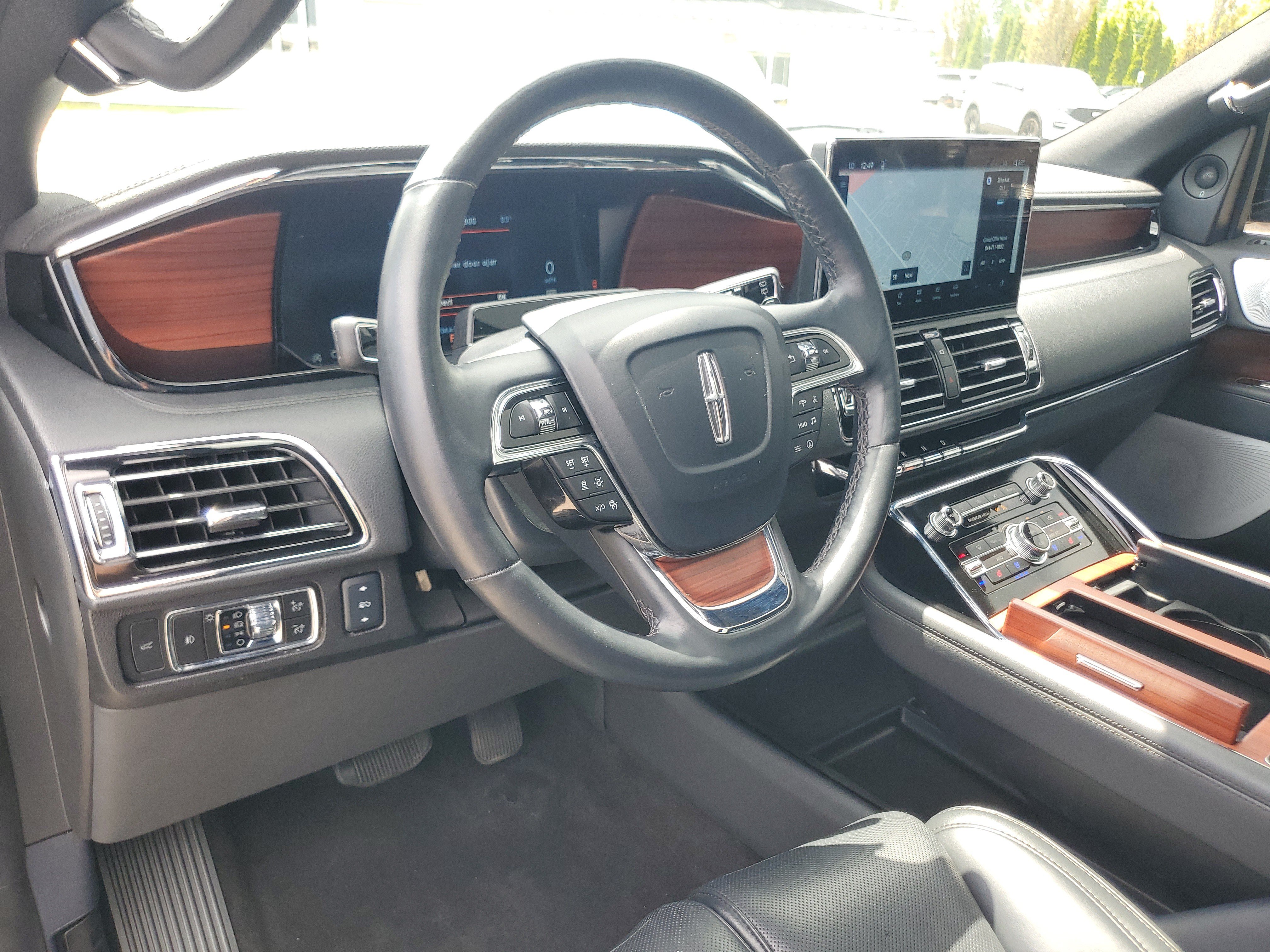 Certified 2024 Lincoln Navigator Reserve AWD/4WD image 13