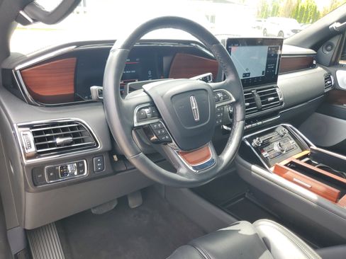 Certified 2024 Lincoln Navigator Reserve AWD/4WD image 13