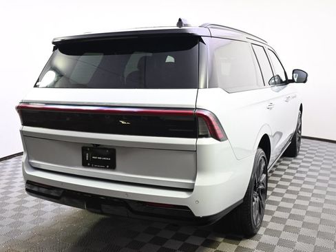 New 2026 Lincoln Navigator Black Label AWD/4WD image 6