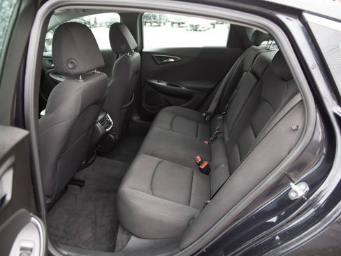 Used 2023 Chevrolet Malibu LT FWD image 19