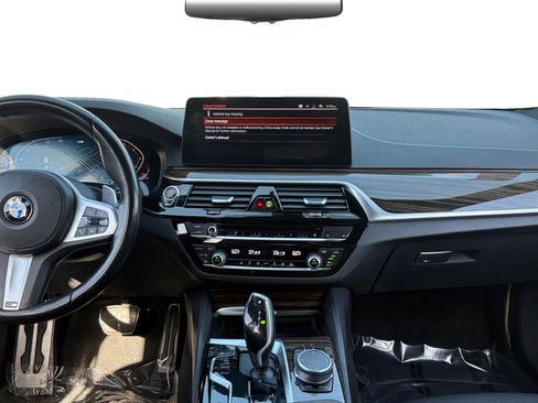 Used 2022 BMW 530i w/ M Sport Package image 11