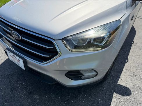 Used 2018 Ford Escape SE w/ SE Sport Appearance Package FWD image 57