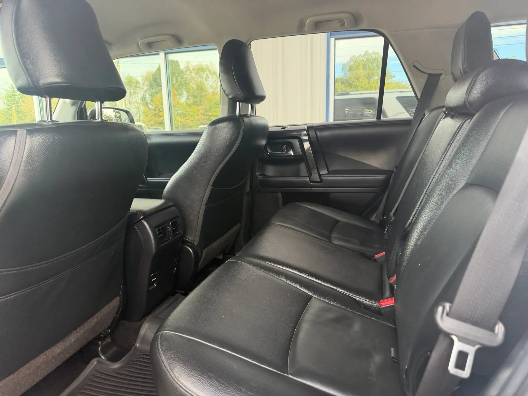 Used 2018 Toyota 4Runner TRD Off-Road AWD/4WD image 9