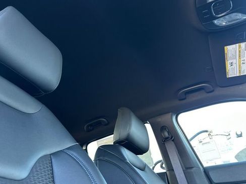 New 2026 Jeep Compass Latitude image 18