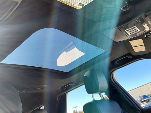 Used 2020 Land Rover Discovery Landmark image 22