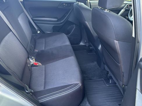 Used 2017 Subaru Forester 2.5i Premium AWD/4WD image 9