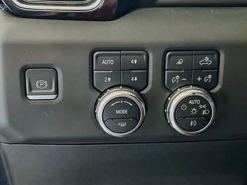 Used 2023 GMC Sierra 1500 Denali Ultimate AWD/4WD image 10
