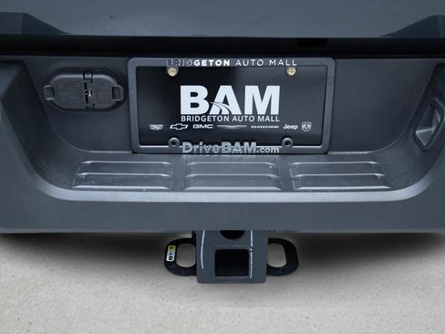 Used 2025 Toyota Tacoma SR w/ SR Upgrade Package RWD image 27
