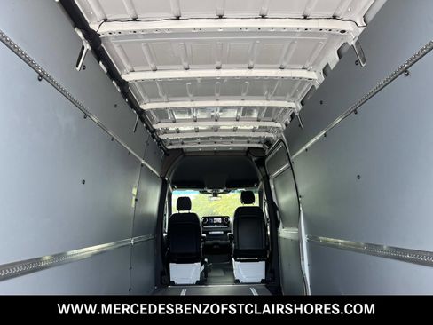 New 2025 Mercedes-Benz Sprinter 2500 image 18