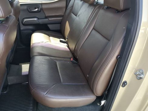 Used 2019 Toyota Tacoma Limited RWD image 17