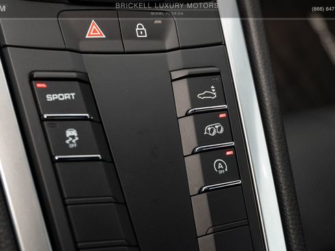 Used 2024 Porsche 718 Cayman image 30