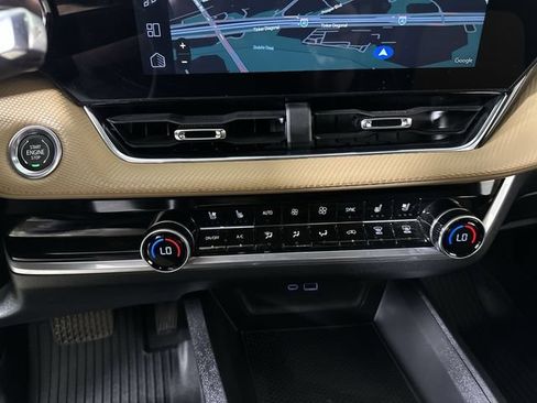 Used 2026 Chevrolet Equinox ACTIV w/ Convenience Package III AWD/4WD image 17