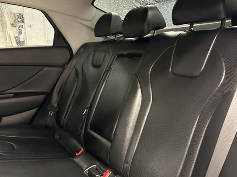 Used 2024 Hyundai Elantra Limited image 14