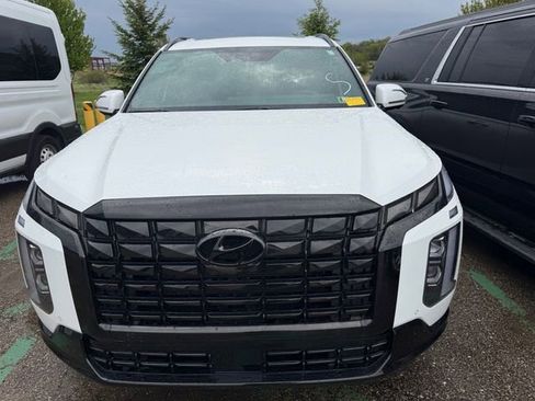 Used 2024 Hyundai Palisade Calligraphy AWD/4WD image 2