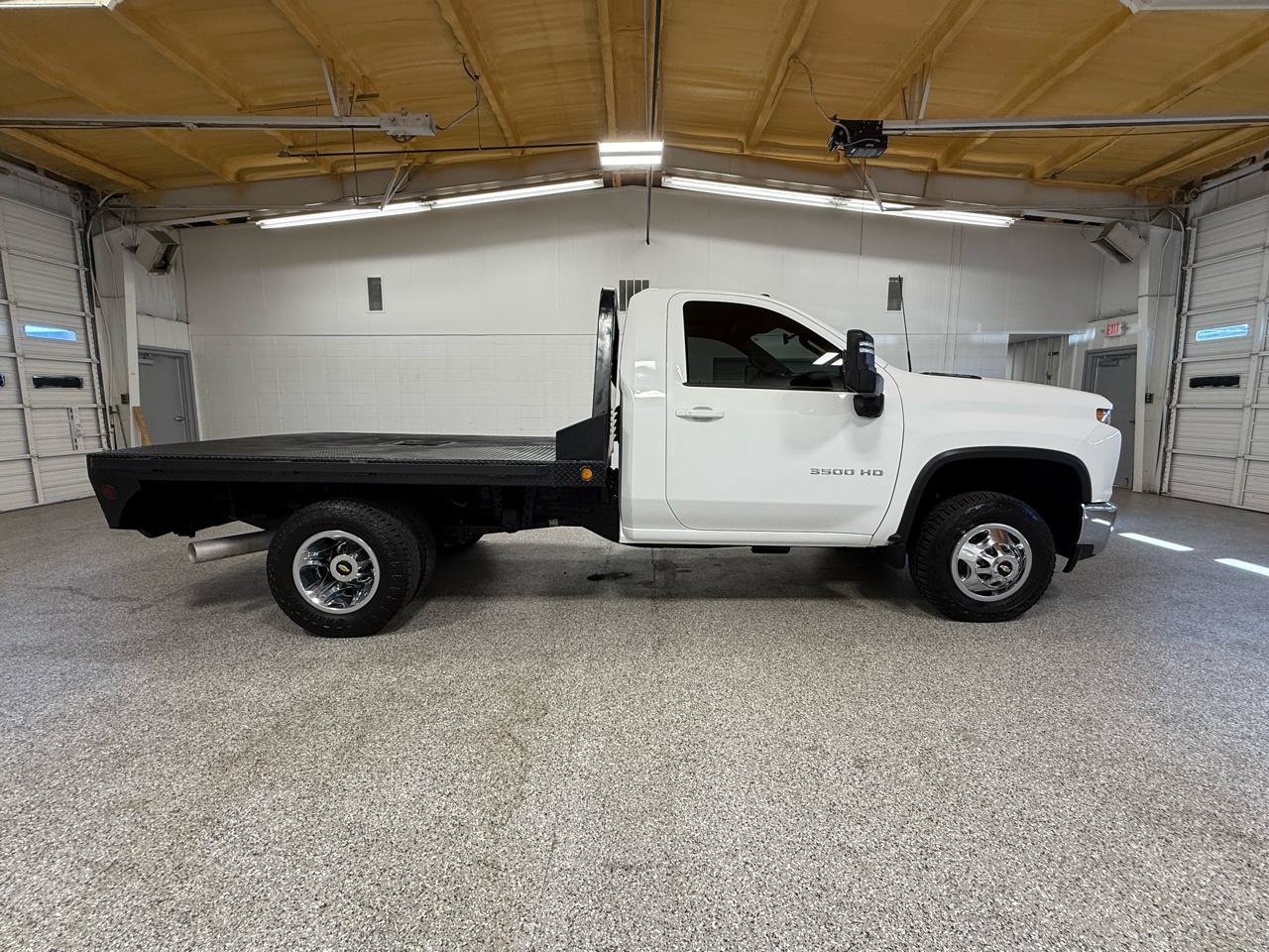 Used 2022 Chevrolet Silverado 3500 LT w/ Convenience Package AWD/4WD image 5