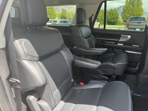 Used 2025 Ford Expedition Max Platinum AWD/4WD image 23