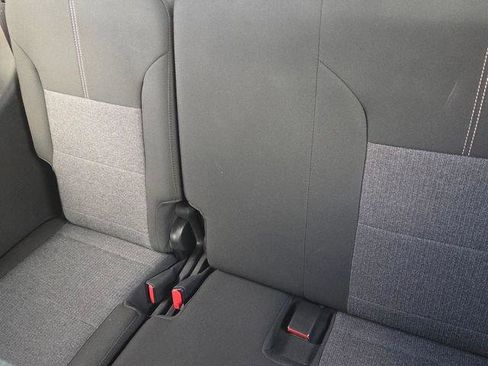 Used 2025 GMC Acadia Elevation image 11