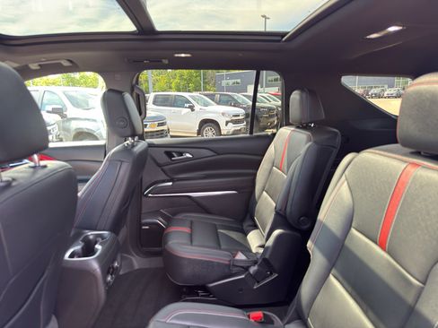 Certified 2024 Chevrolet Traverse RS AWD/4WD image 34