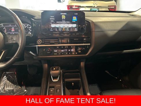 Used 2023 Nissan Pathfinder SL w/ Black Appearance Package AWD/4WD image 14