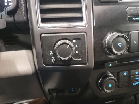 Used 2016 Ford F150 XLT w/ XTR Package image 24