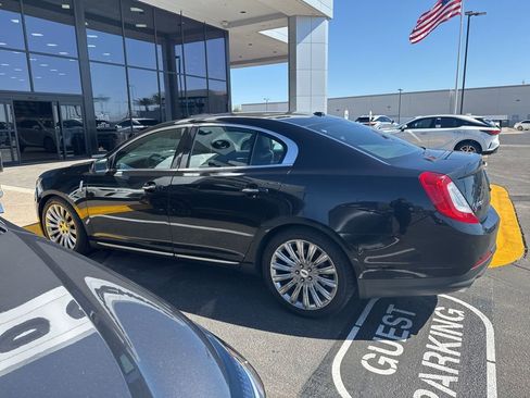 Used 2013 Lincoln MKS AWD image 7