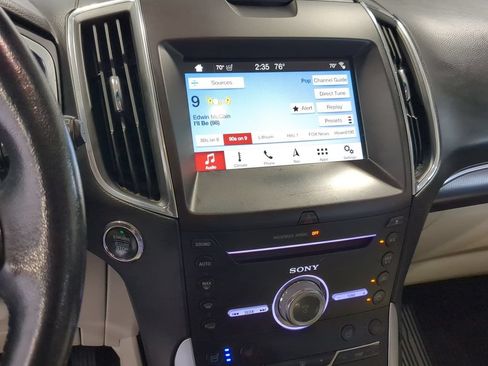 Used 2018 Ford Edge Titanium w/ Equipment Group 301A AWD/4WD image 34