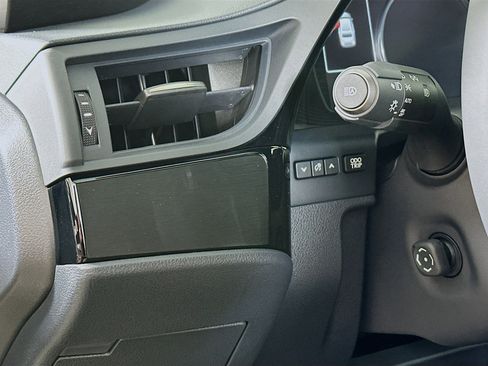 New 2025 Lexus ES 350 w/ Premium Package image 10