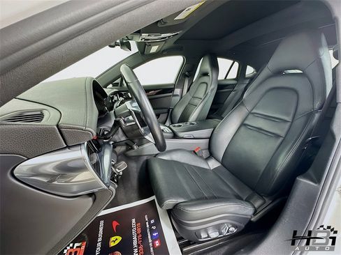 Used 2018 Porsche Panamera 4 image 16